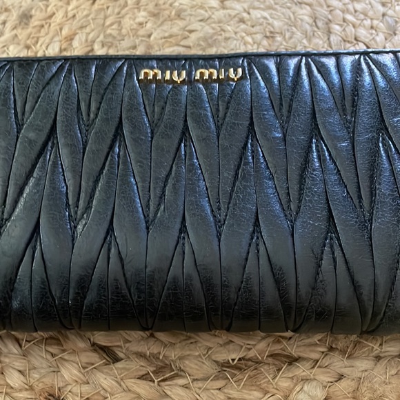 (MT151) Authentic Miu Miu Matelasse Zipper Wallet - Picture 16 of 16